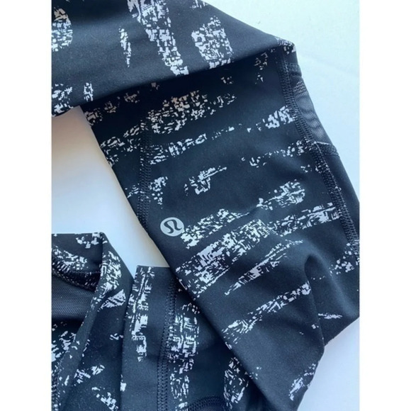 Lululemon • Black White Graf Inspire Leggings - Picture 11 of 11